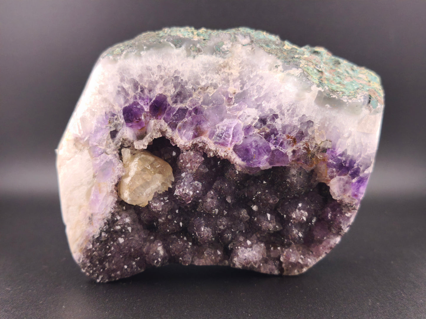 Druse d'Améthyste & Calcite
