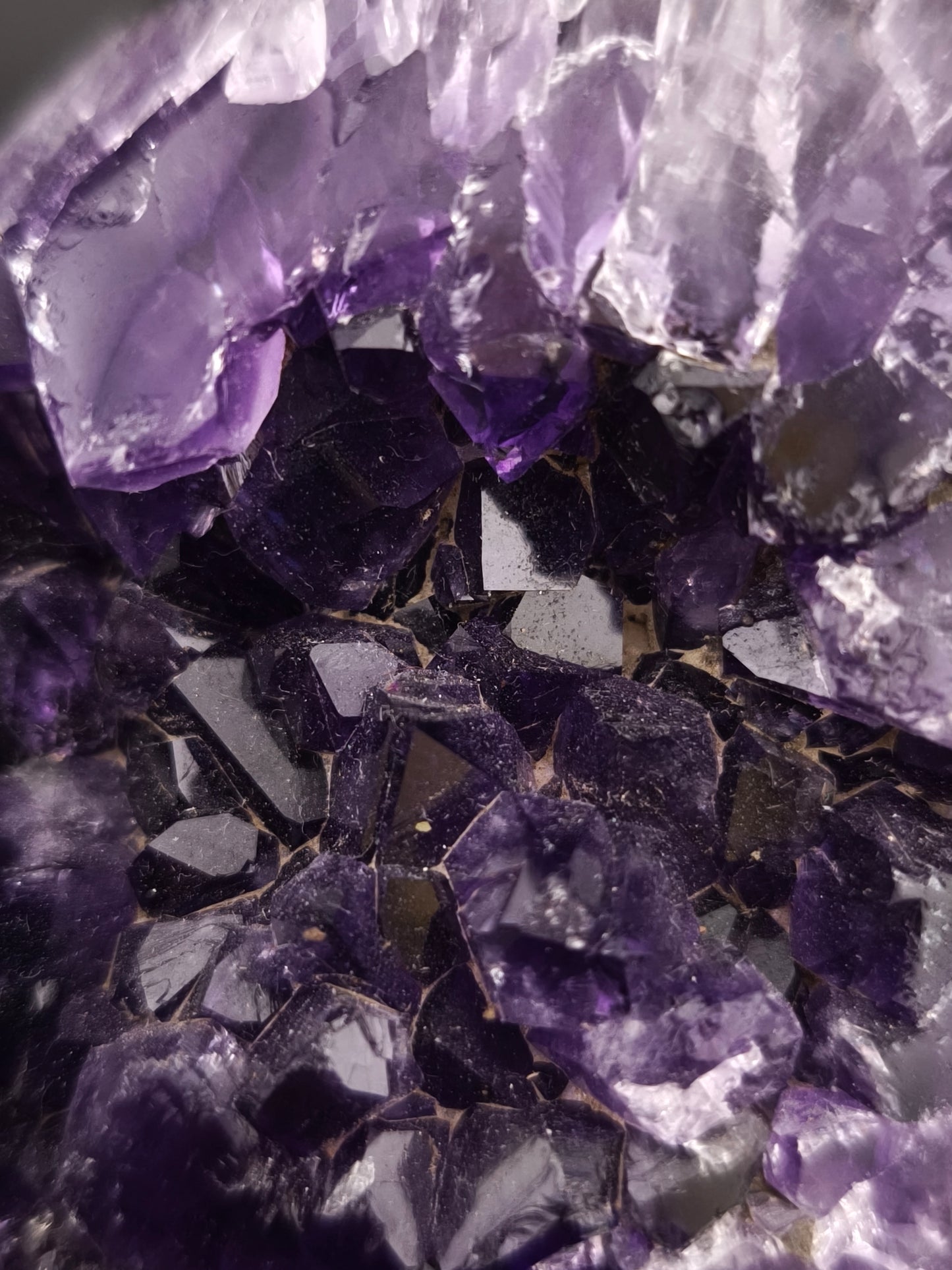 Druse d'Améthyste du Brésil avec Agate