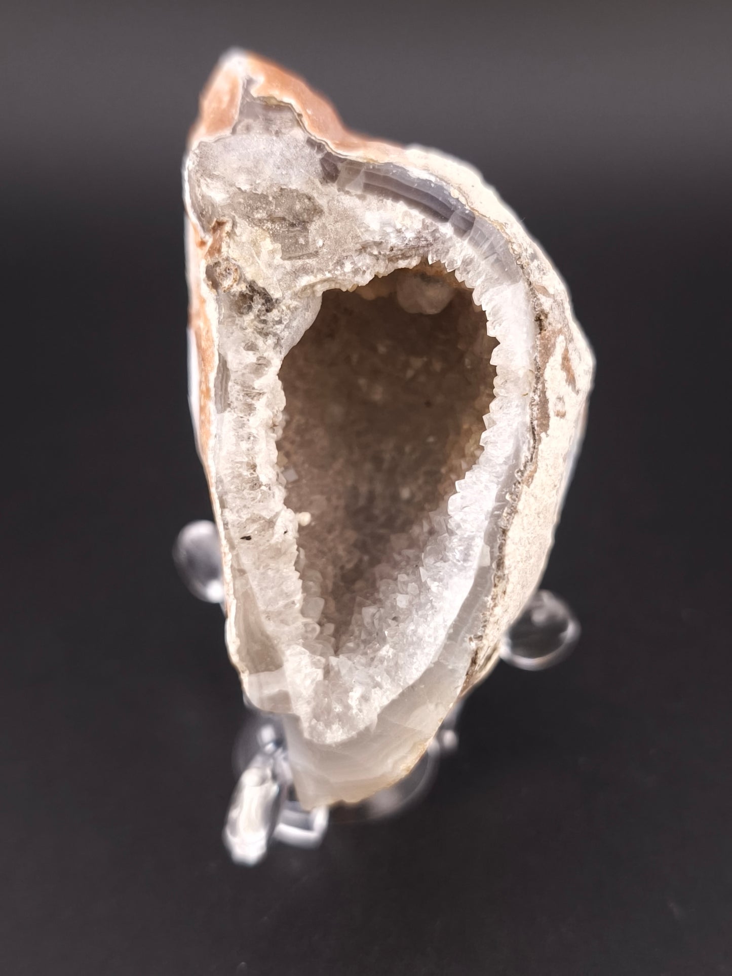 Petite Géode d'Améthyste sur Agate