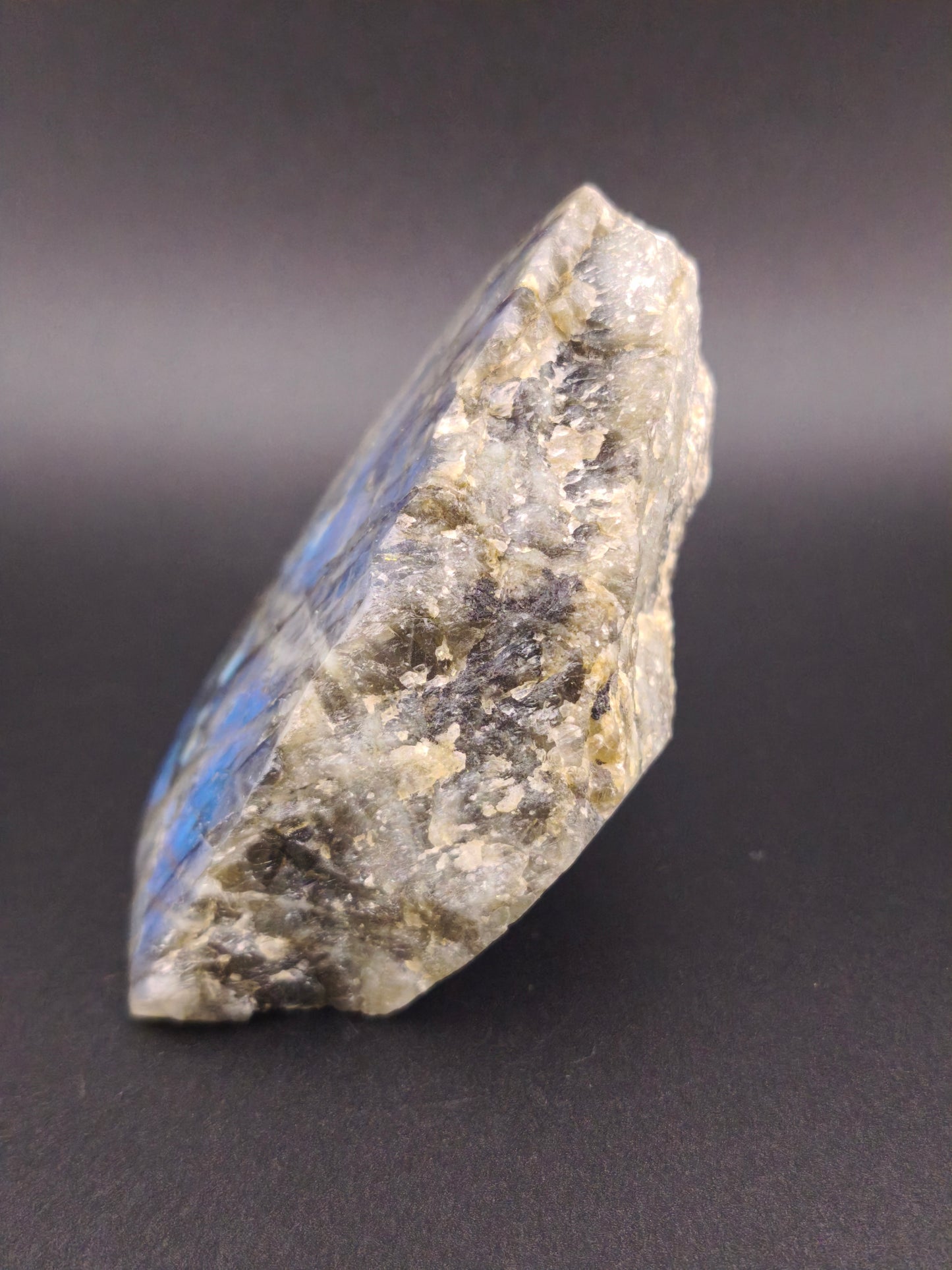 Forme Libre en Labradorite semi Brute & Polie