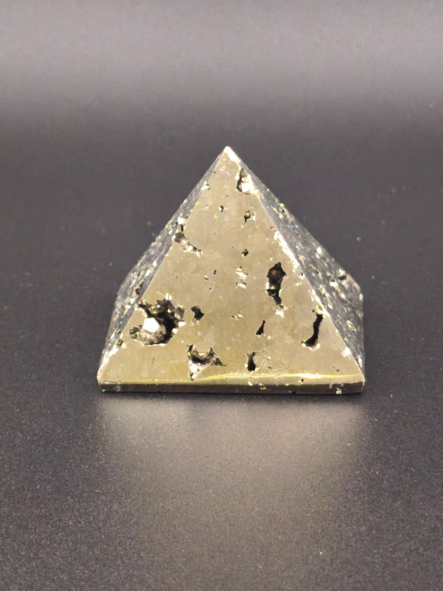 Pyramide en Pyrite
