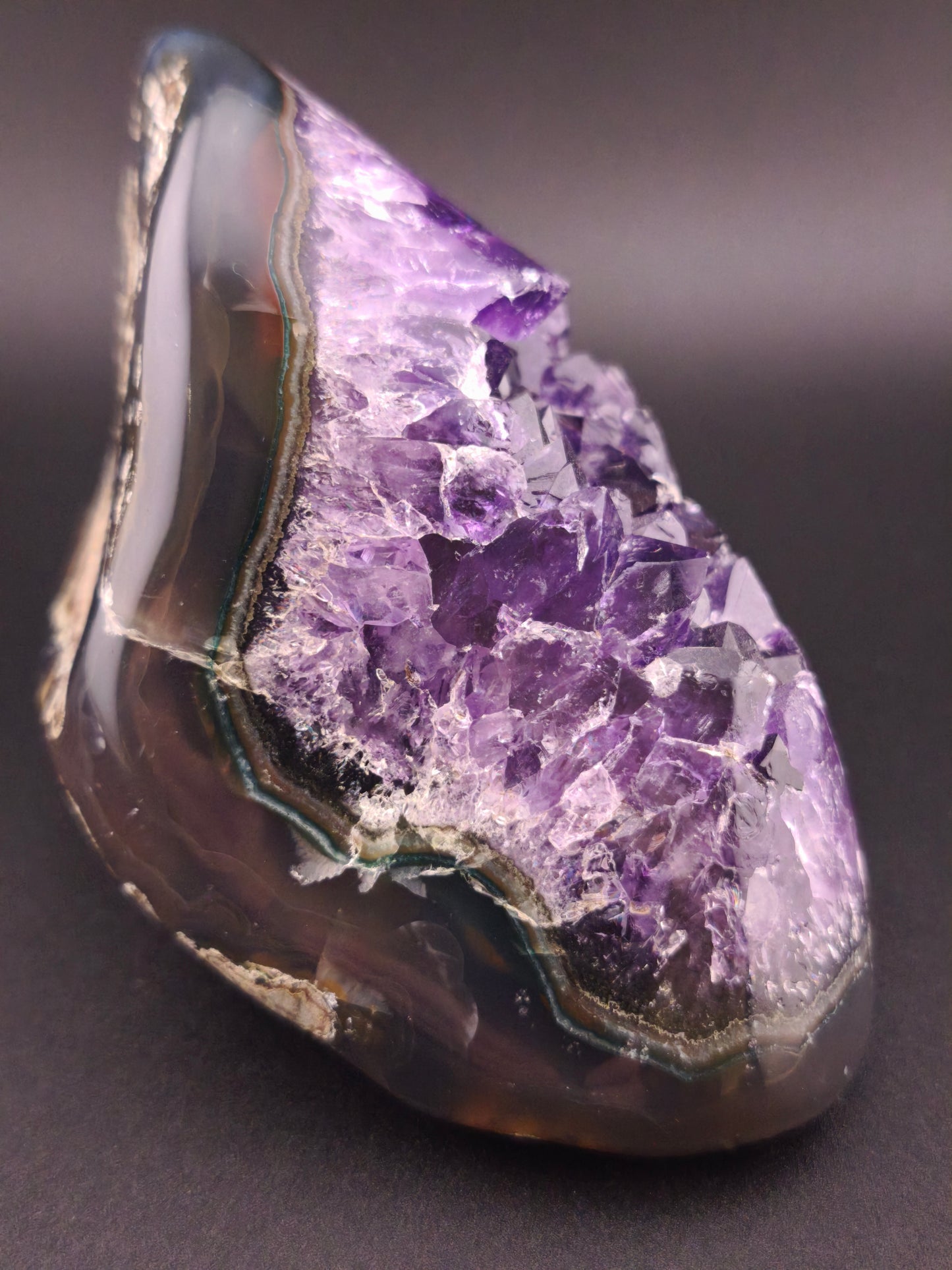 Druse d'Améthyste du Brésil avec Agate
