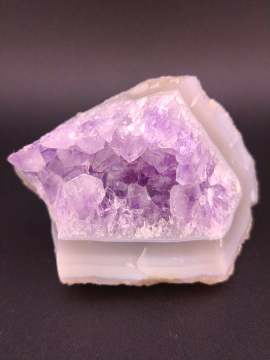 Druse d' Améthyste sur Agate