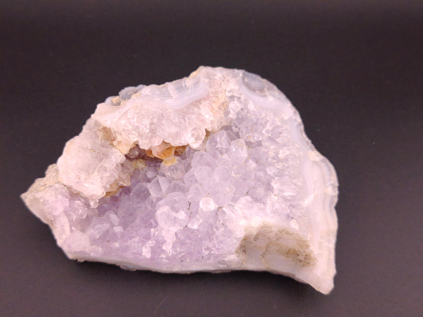 Druse d' Améthyste sur Agate