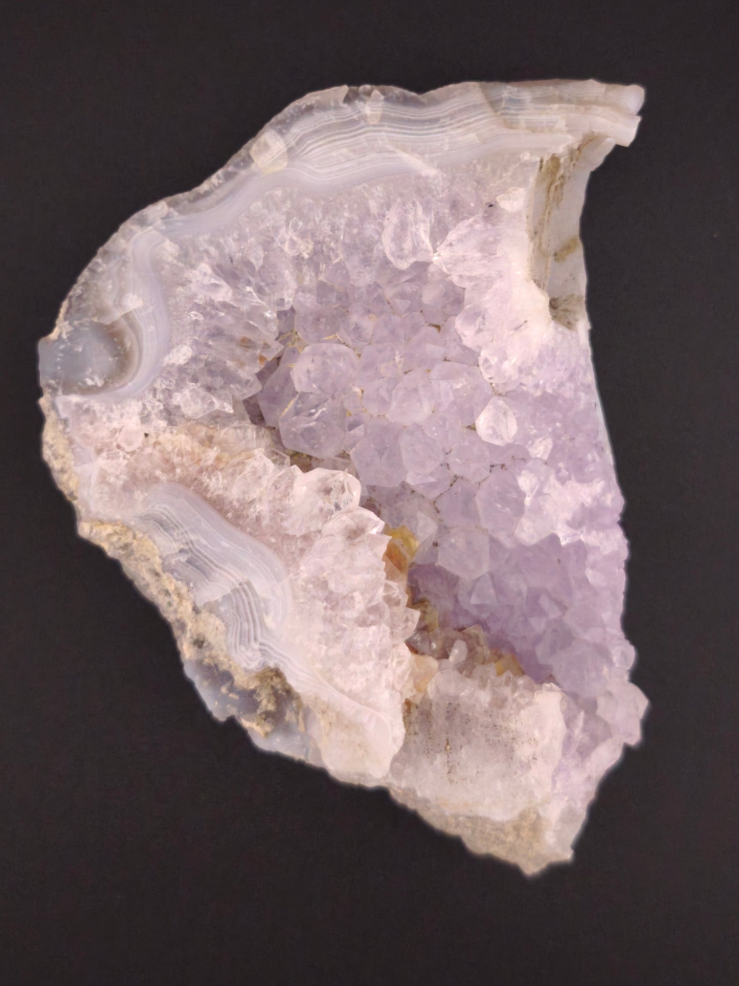 Druse d' Améthyste sur Agate