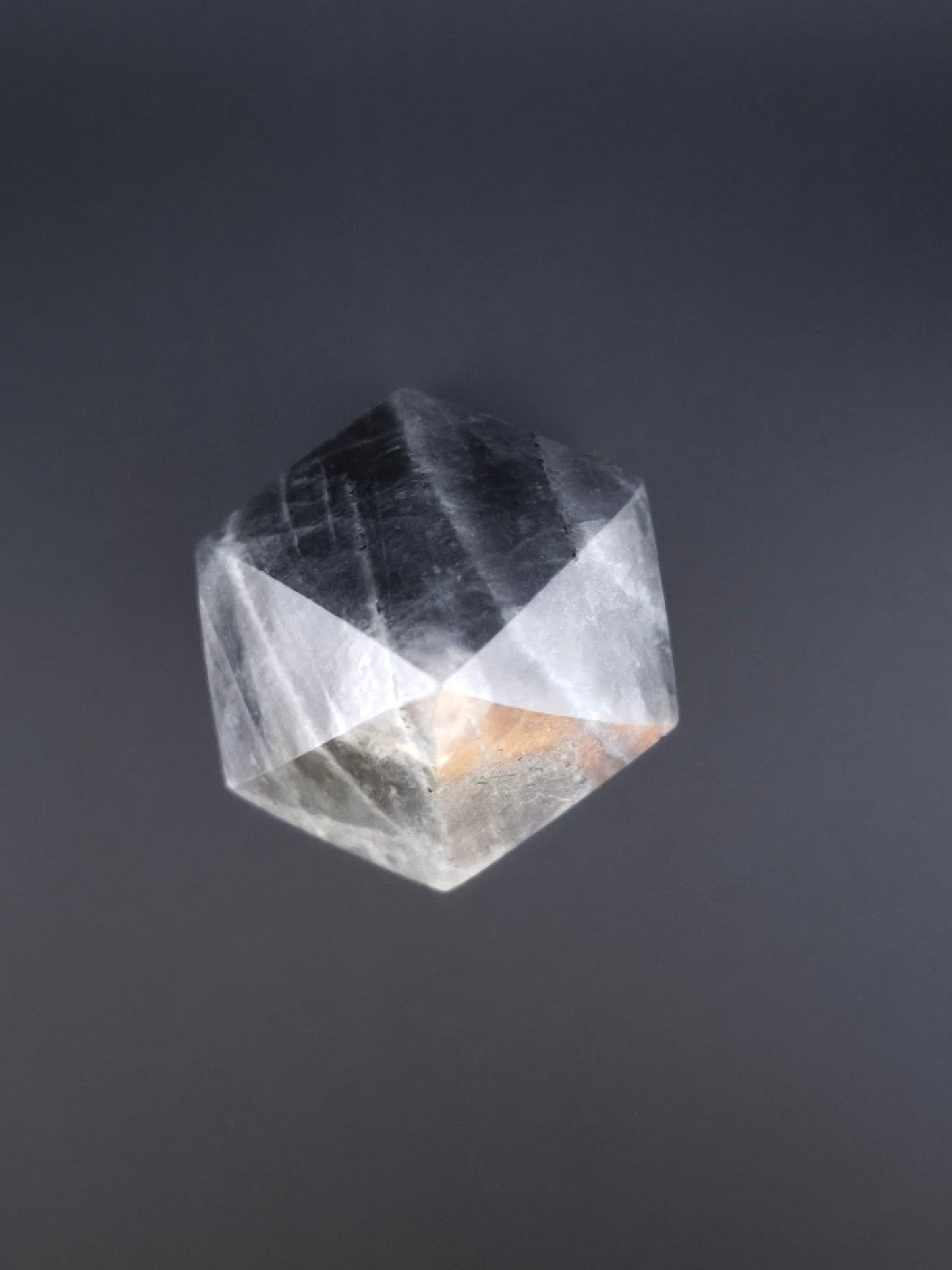 Pointe en Labradorite