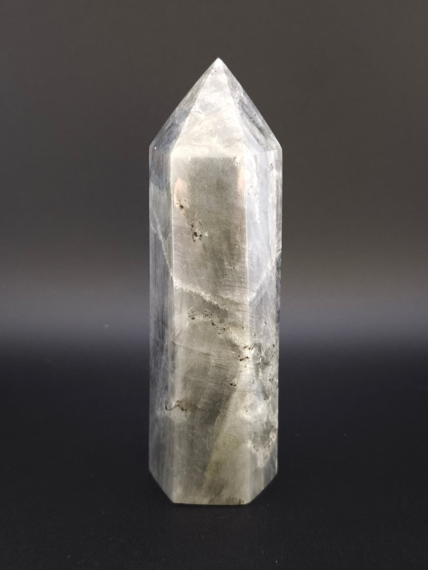 Pointe en Labradorite