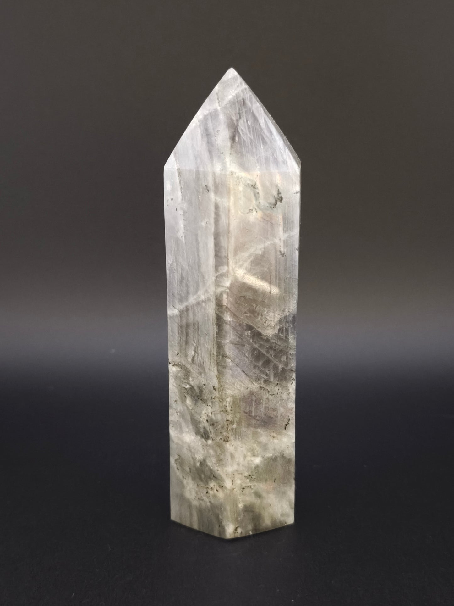 Pointe en Labradorite